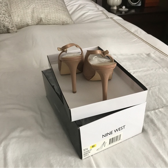 Like new! Beige leather Nine West heels! - Picture 3 of 4